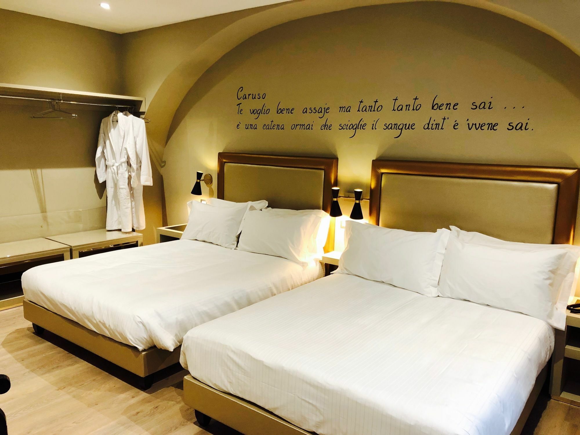 Caruso Place Boutique & Wellness Suites Napoli Dış mekan fotoğraf